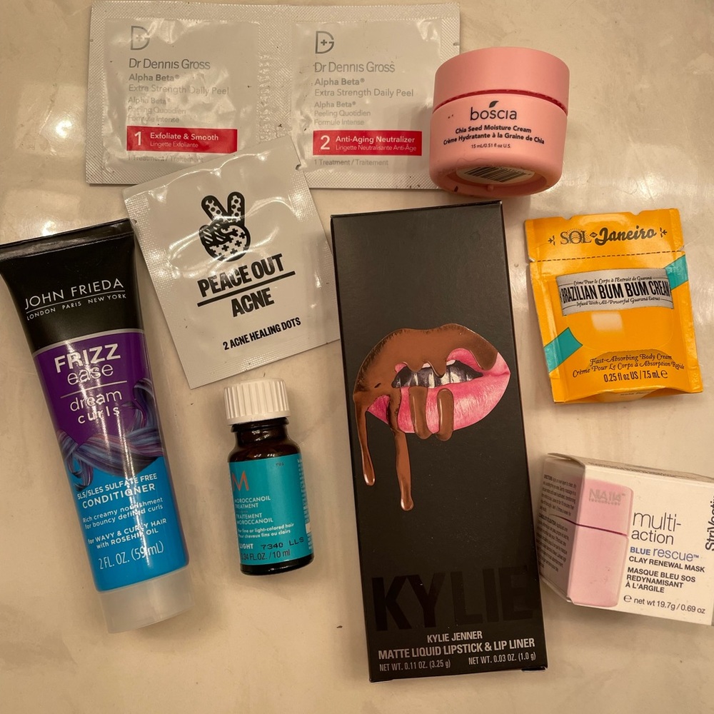 Kylie cosmetics lip kit bundle